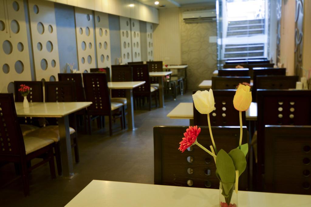 Hotel Central Residency Varanasi Exterior foto