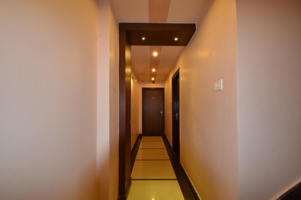 Hotel Central Residency Varanasi Exterior foto